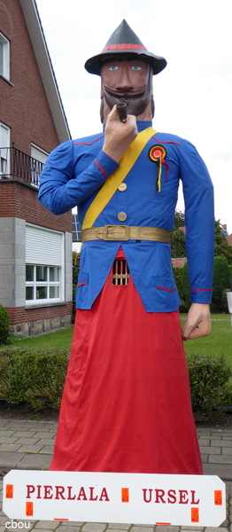 9910 Ursel - Pierlala