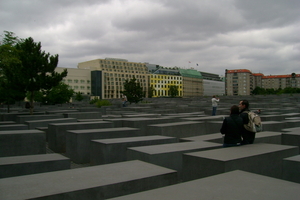 holocaust monument (2)