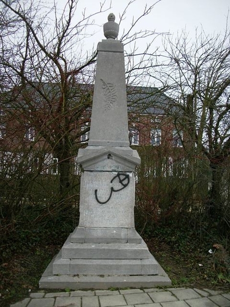 013-Oorlogsmonument