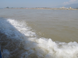 De Mekong is hier reeds een machtige rivier,