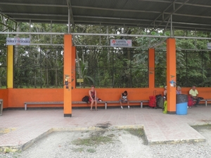 busstation Cahuita waar we de bus namen naar Manzanillo
