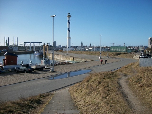 024-Kaai en Lange Nelle-vuurtoren Oostende