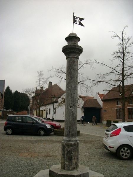 008-Schandpaal op het Arconateplein-Gaasbeek