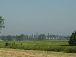 120528 KANEGEM ruiseledekerk in de verte