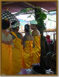 Ceremonie, tandvijlen en haarsnijden