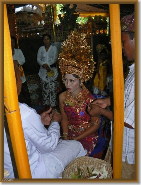 Ceremonie, tandvijlen en haarsnijden