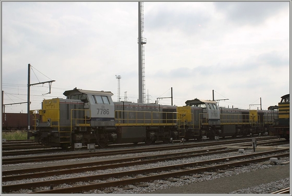 NMBS HLDR 7786+7783 Antwerpen 26-06-2005