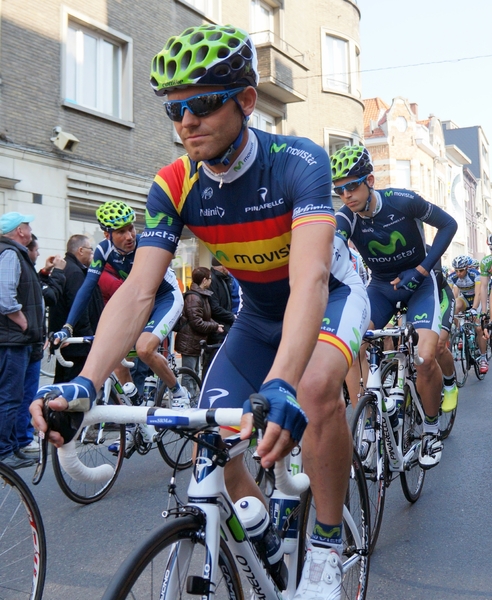 Dwars Door Vlaanderen Start-(Gil Rojas )