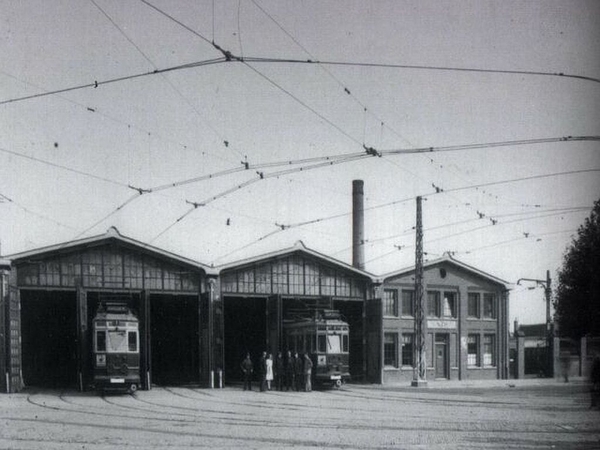 A 316+A 318 Remise Soendaplein Haarlem-Noord 26-07-1945 Renes