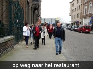 op naar het restaurant