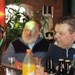 Arno en Va aan de bar