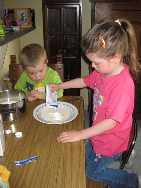 45) Kindjes maken vanillepudding