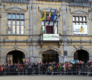 Ronde Van Vlaanderen-Doortocht aan Wielermuseum-Roeselare