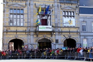 Ronde Van Vlaanderen-Doortocht aan Wielermuseum-Roeselare