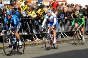 Ronde Van Vlaanderen-Doortocht aan Wielermuseum-Roeselare