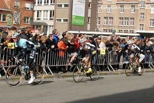 Ronde Van Vlaanderen-Doortocht aan Wielermuseum-Roeselare