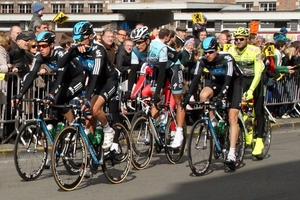 Ronde Van Vlaanderen-Doortocht aan Wielermuseum-Roeselare