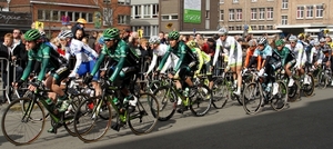 Ronde Van Vlaanderen-Doortocht aan Wielermuseum-Roeselare