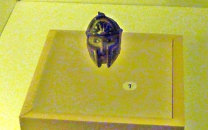 Fragment van parfumfles (krijgerhoofd)