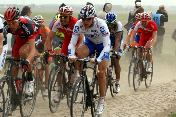 PARIJS-ROUBAIX- Strook 17 Haveluy  Wallers-doortocht