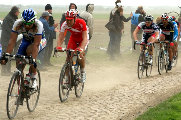 PARIJS-ROUBAIX- Strook 17 Haveluy  Wallers-doortocht