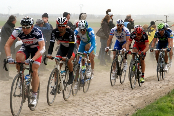 PARIJS-ROUBAIX- Strook 17 Haveluy  Wallers-doortocht