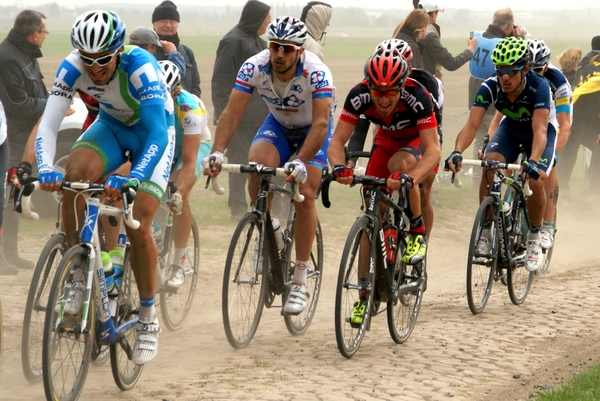 PARIJS-ROUBAIX- Strook 17 Haveluy  Wallers-doortocht