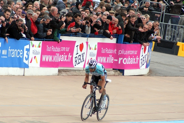 PARIJS-ROUBAIX-Aankomst Velodrome Roubaix