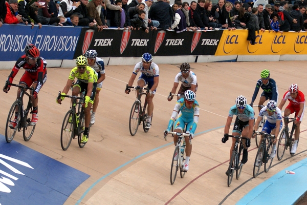 PARIJS-ROUBAIX-Aankomst Velodrome Roubaix