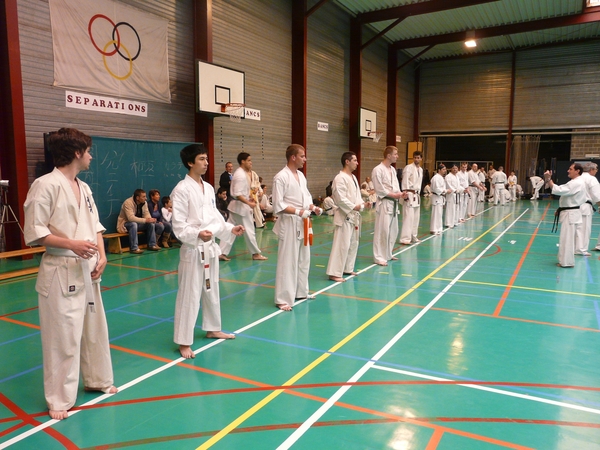 100 Deelnemers examen kumite 22-04-2012