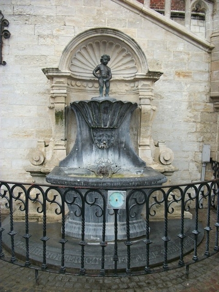 100-Manneken-Pis van Geraardsbergen