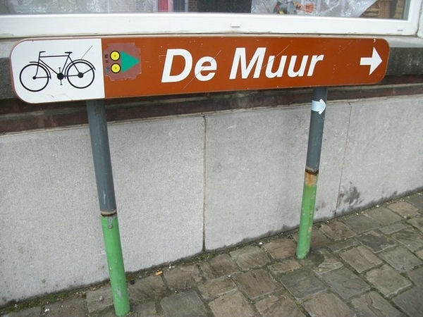 103-Ook De Muur van Geraardsbergen ontbrak niet...