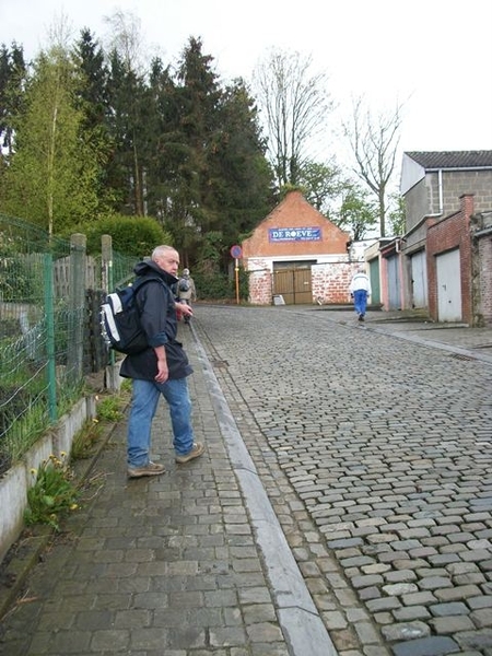 107-De kasseistrook van de Muur
