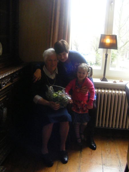 oma s verjaardags feest ( 82 jaar jond ) 007