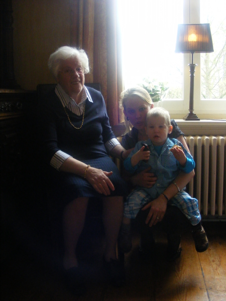 oma s verjaardags feest ( 82 jaar jond ) 010