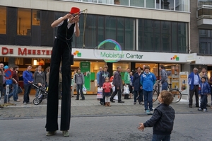 MiGrande(Zeepbellenact-Steltloper)