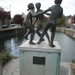 126-Standbeeld-Dansende kinderen aan de Dender