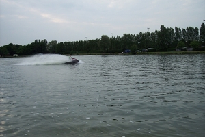 Jabekke Klein Strand recriatieplas met Jetski