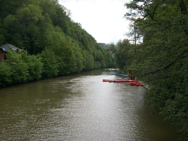 248-Kayakvaarders op de Lesse