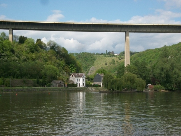 256-Viaduct Charlemagne over de Maas