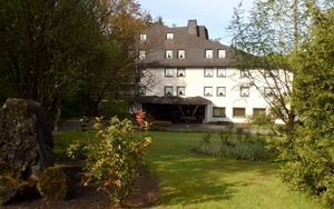 Hotel Waldhaus (bijgebouw met kamers)