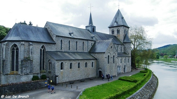 marche batteurs de cuir dinant wandeling