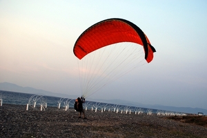 182 Kos Mei 2012 - zonsondergang en delta vlieger