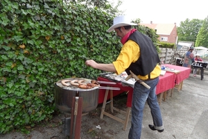 Peter aan de barbecue