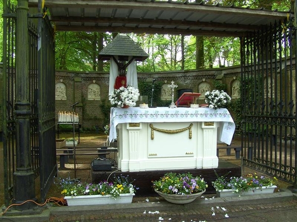 20120517.Destelb.Literair 033 Bergenkruis