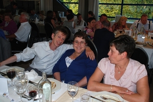066  Feest Jef en Greta 27 mei 2012 - aan tafel
