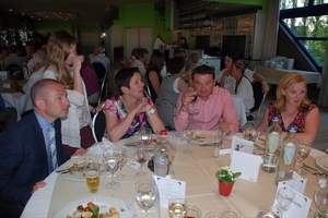070  Feest Jef en Greta 27 mei 2012 - aan tafel