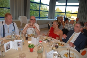 071  Feest Jef en Greta 27 mei 2012 - aan tafel