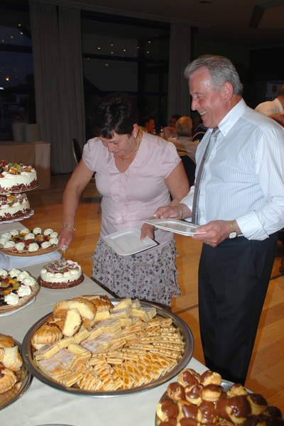 099  Feest Jef en Greta 27 mei 2012 - buffet van nagerechten