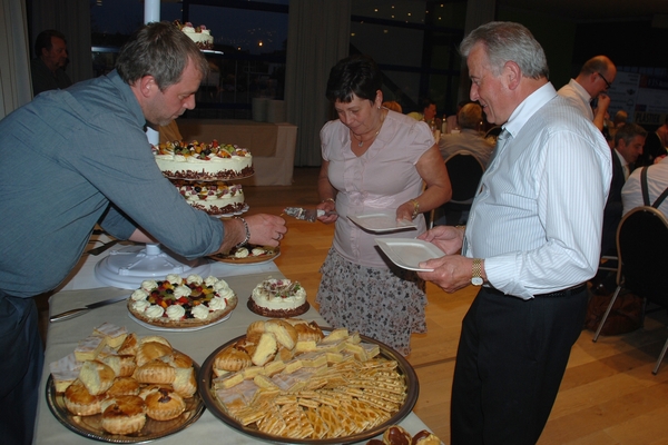 101  Feest Jef en Greta 27 mei 2012 - buffet van nagerechten